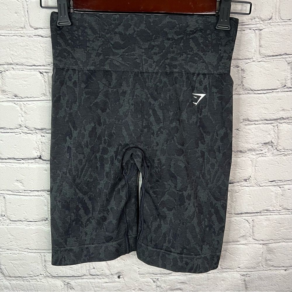 GYMSHARK Adapt Animal Seamless Cycling Shorts Urban Gray/Black Size Small?